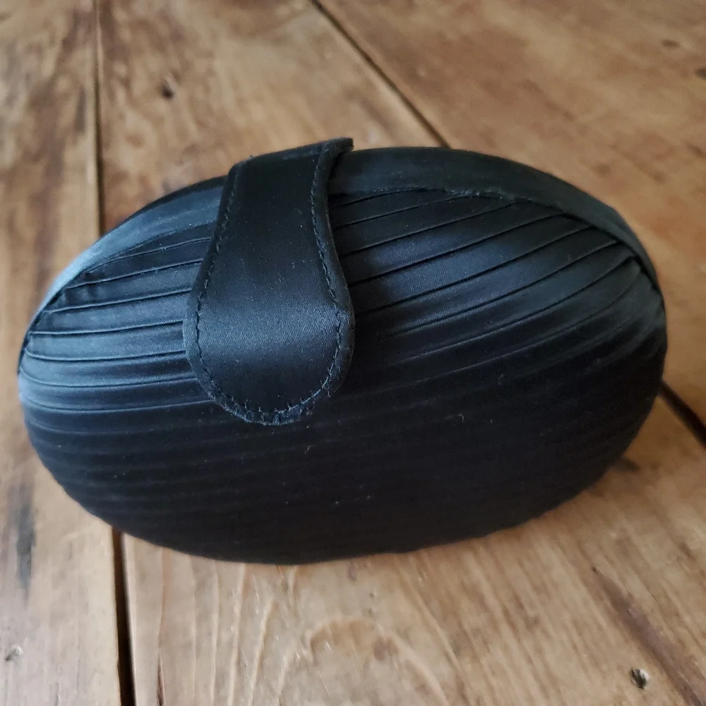 Delill Creation VINTAGE Black Pleated Satin Evening Bag - Picture 1 of 16